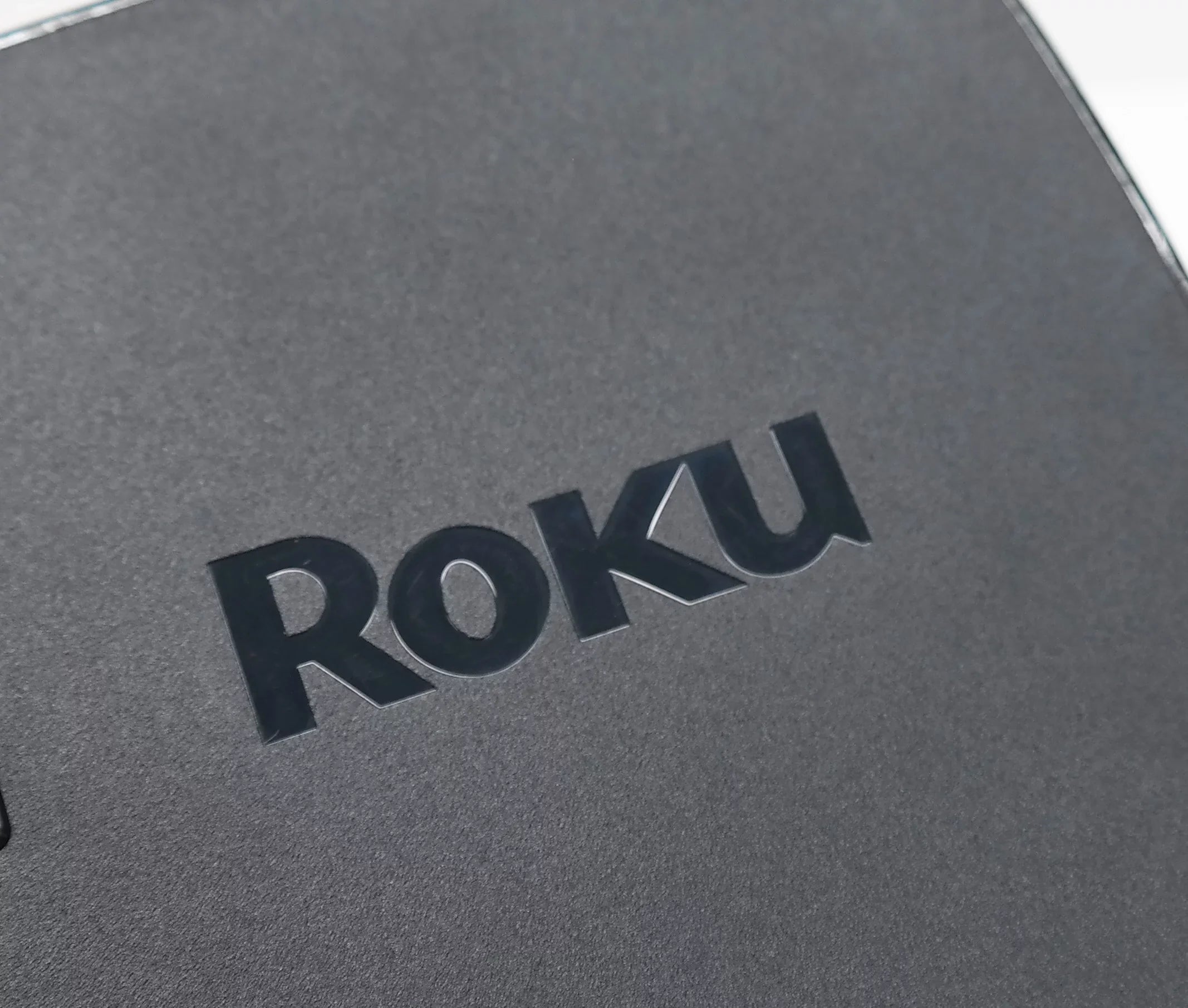 Pre-Owned:Good Roku Ultra 4670R (4670x) 4K HDR Streaming Media Player w/ Enhanced Remote