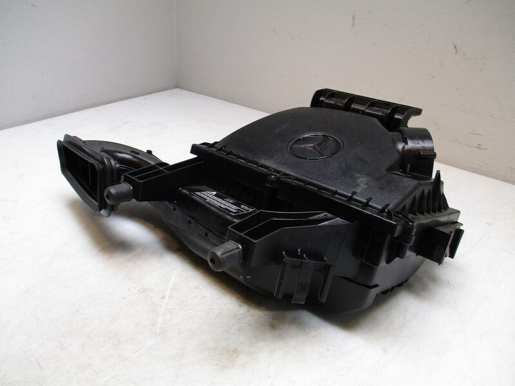Pre-Owned 2023 Mercedes Sprinter Air Intake Box Cleaner OEM (Good)