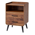 "Moderne nachtkast met houten afwerking en metalen handgrepen"