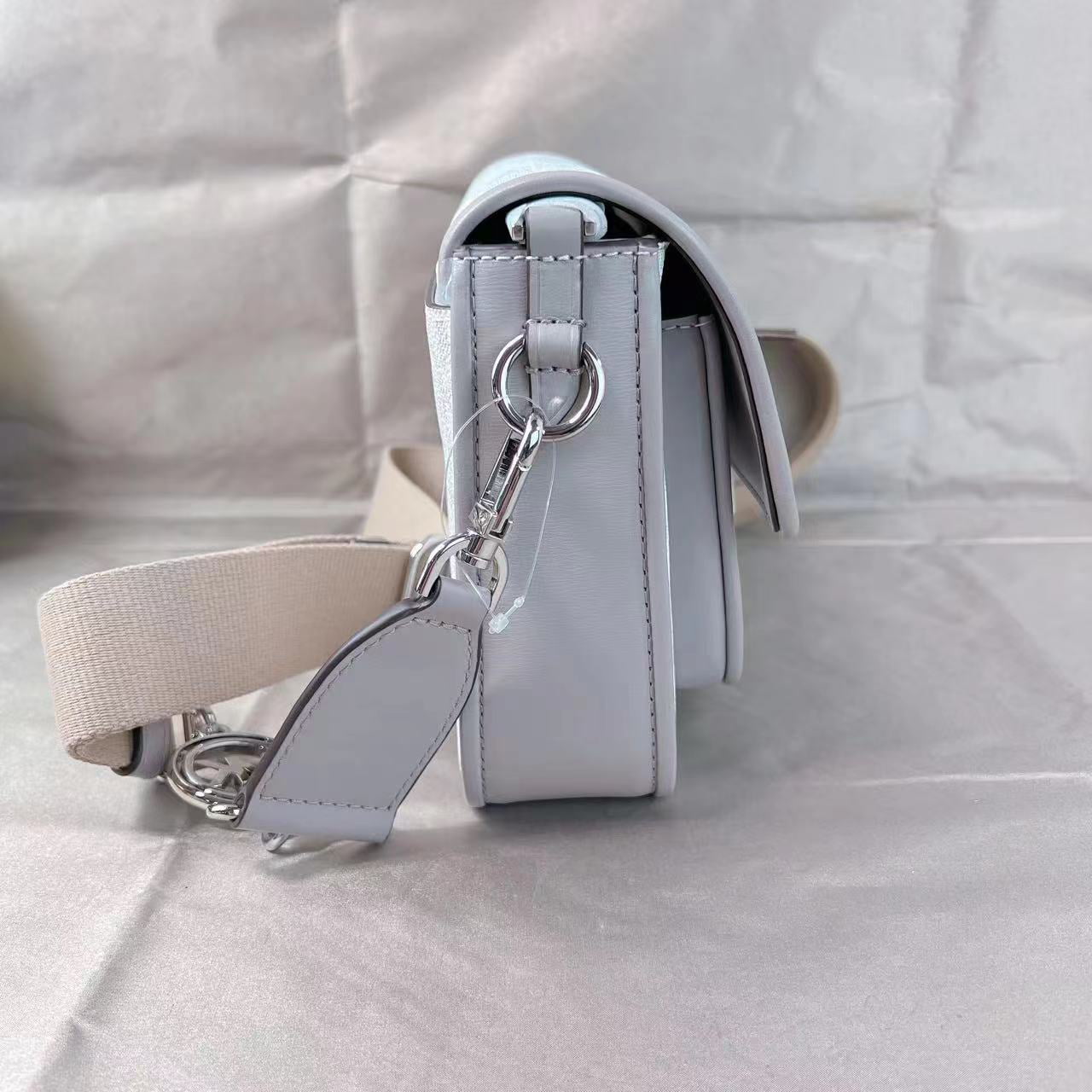 MICHAEL KORS 30S1S2BM2B BRADSHAW MEDIUM LOGO MESSENGER BAG OPT/PGREY
