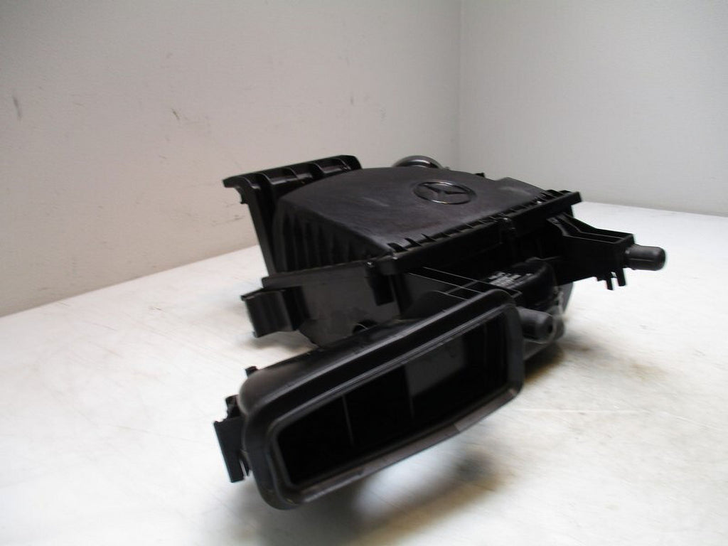 Pre-Owned 2023 Mercedes Sprinter Air Intake Box Cleaner OEM (Good)