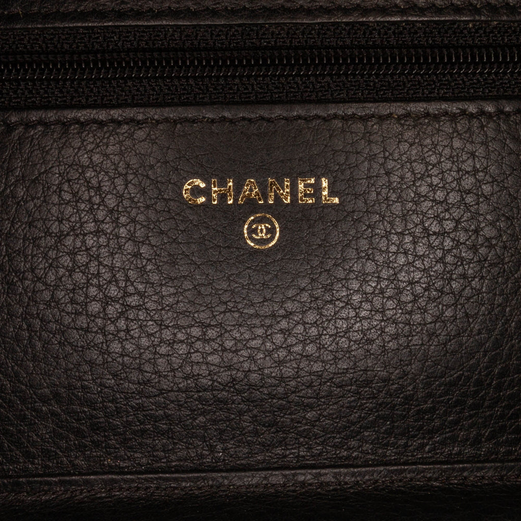 Pre-Owned Authenticated Chanel Studded Wallet on Chain Calf Leather Black Crossbody Bag Unisex (Good)