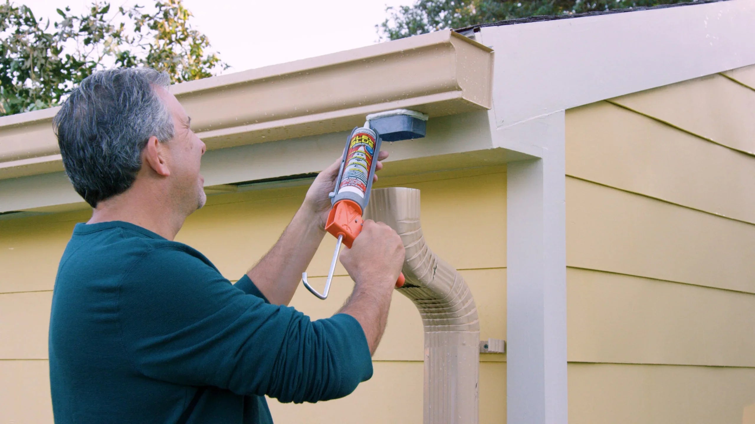 Flex Seal Family Of Products Flex Glue White Rubberized Liquidproof Adhesive 10 Oz