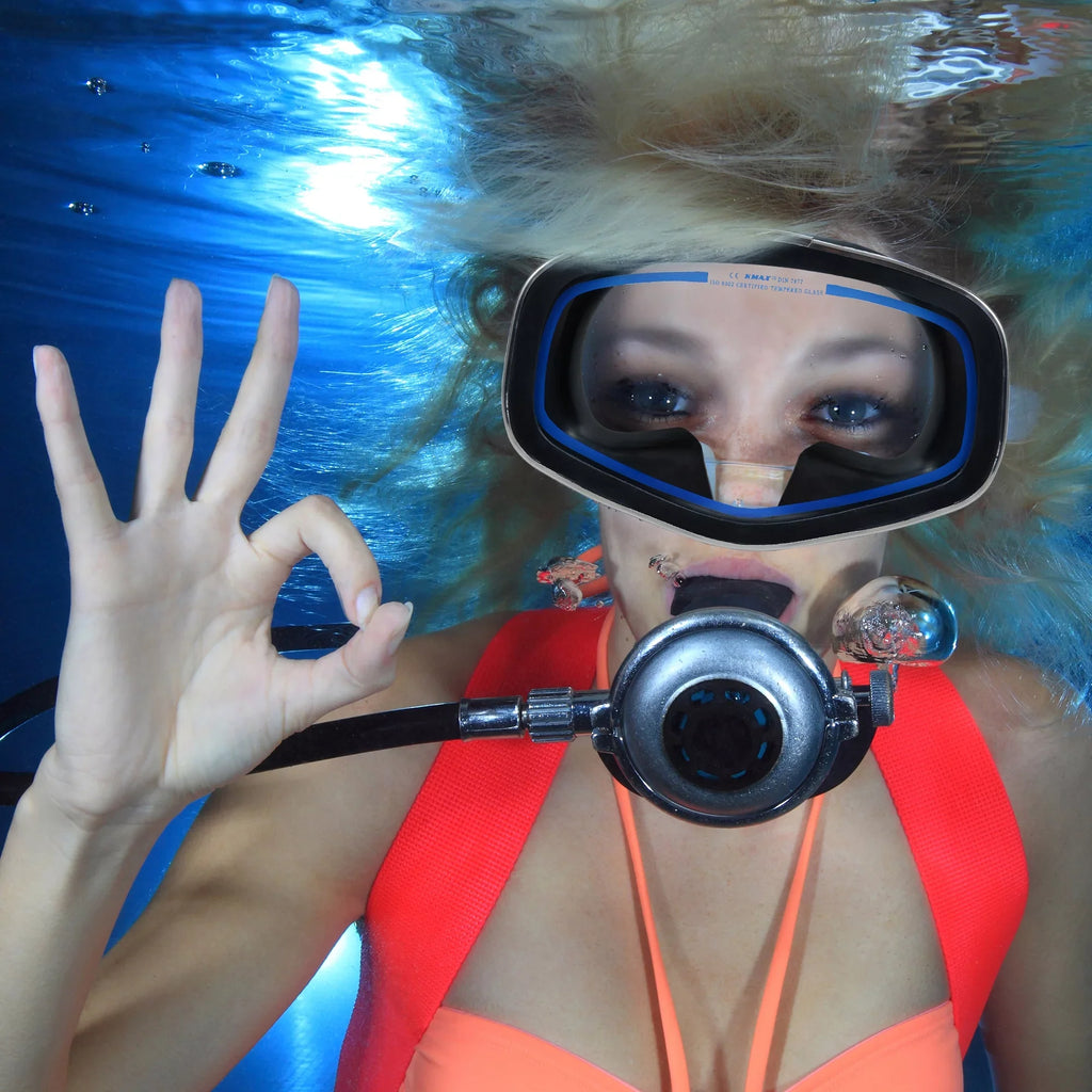 Hanway Adva Snorkel Mask – Tempered Glass Diving Goggles - Scuba Mask for Professional Diving and Snorkeling – Adjustable Buckle Silicone Molding Swimming Mask-Blue