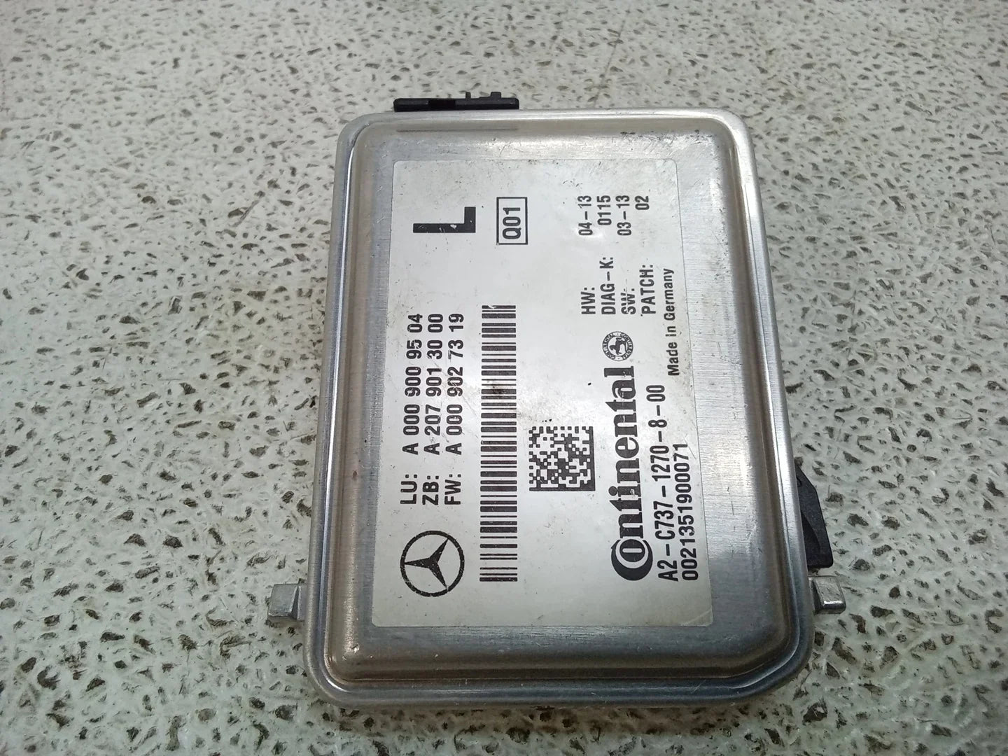 Pre-Owned 14 Mercedes-Benz E-Class Front Windshield Lane Departure Camera A0009009504 OEM (Good)